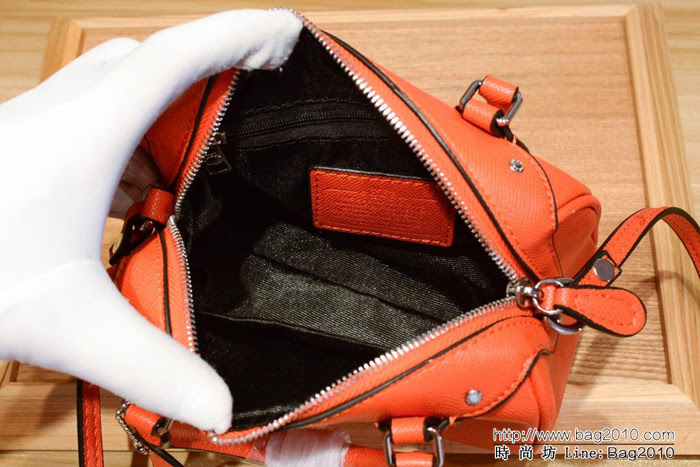 COACH蔻馳 專櫃2018新款 迷你mini波士頓枕頭包 青島代工品質 原版YKK拉鏈 246272  Chz1597